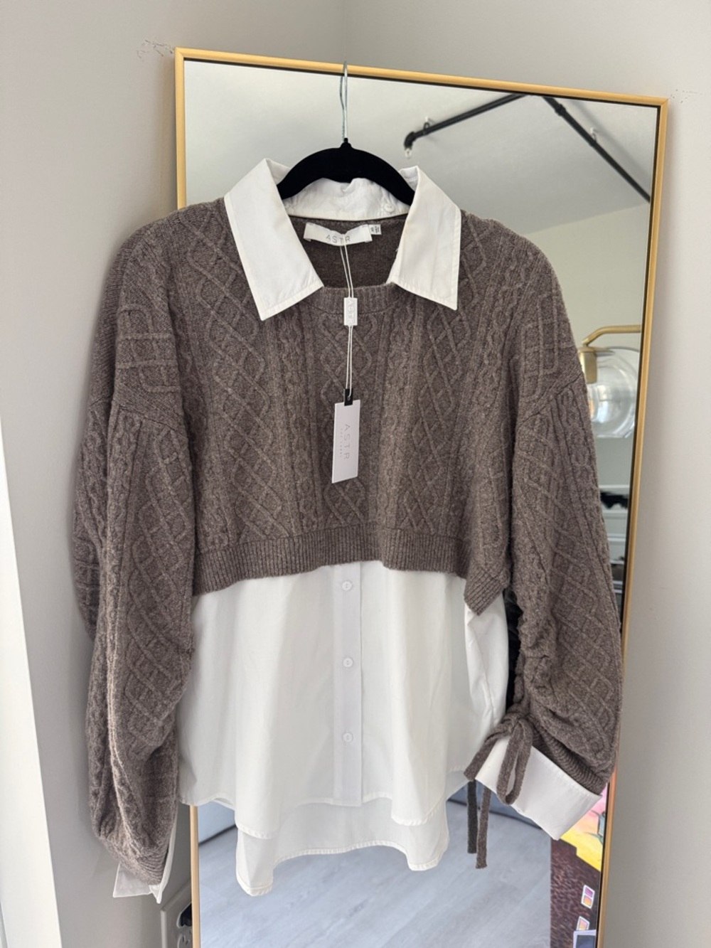 Astr Taupe Cable-Knit Cropped Sweater with White Shirt Collar